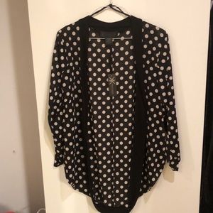 Kardashian brand new black/winter white top